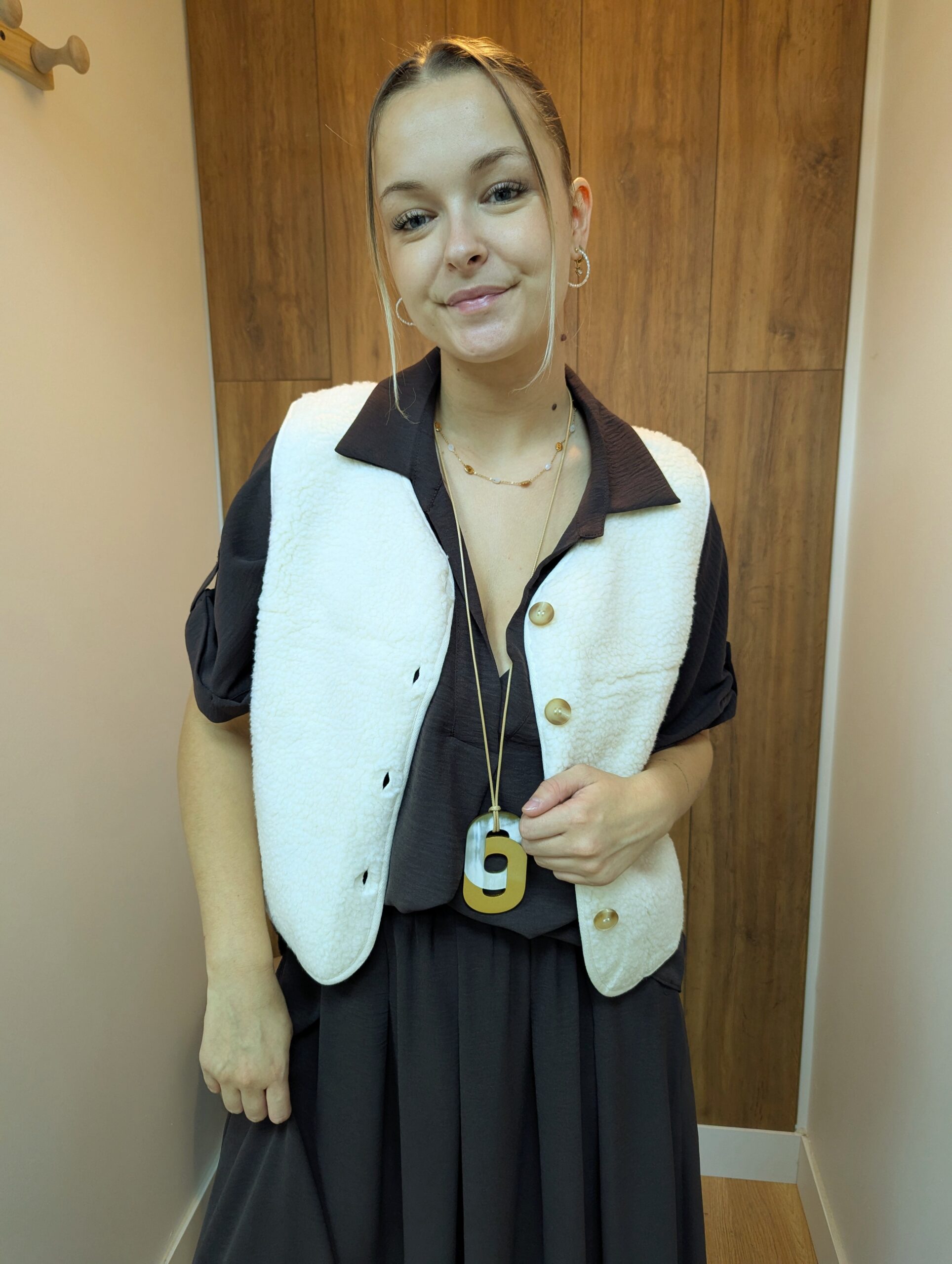Gilet sans manches couleur ecru marque Ycoo