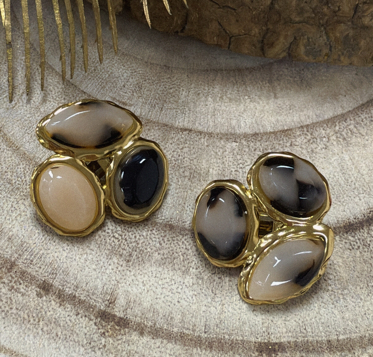 Boucles d'oreilles Annie avec détails fantaisies