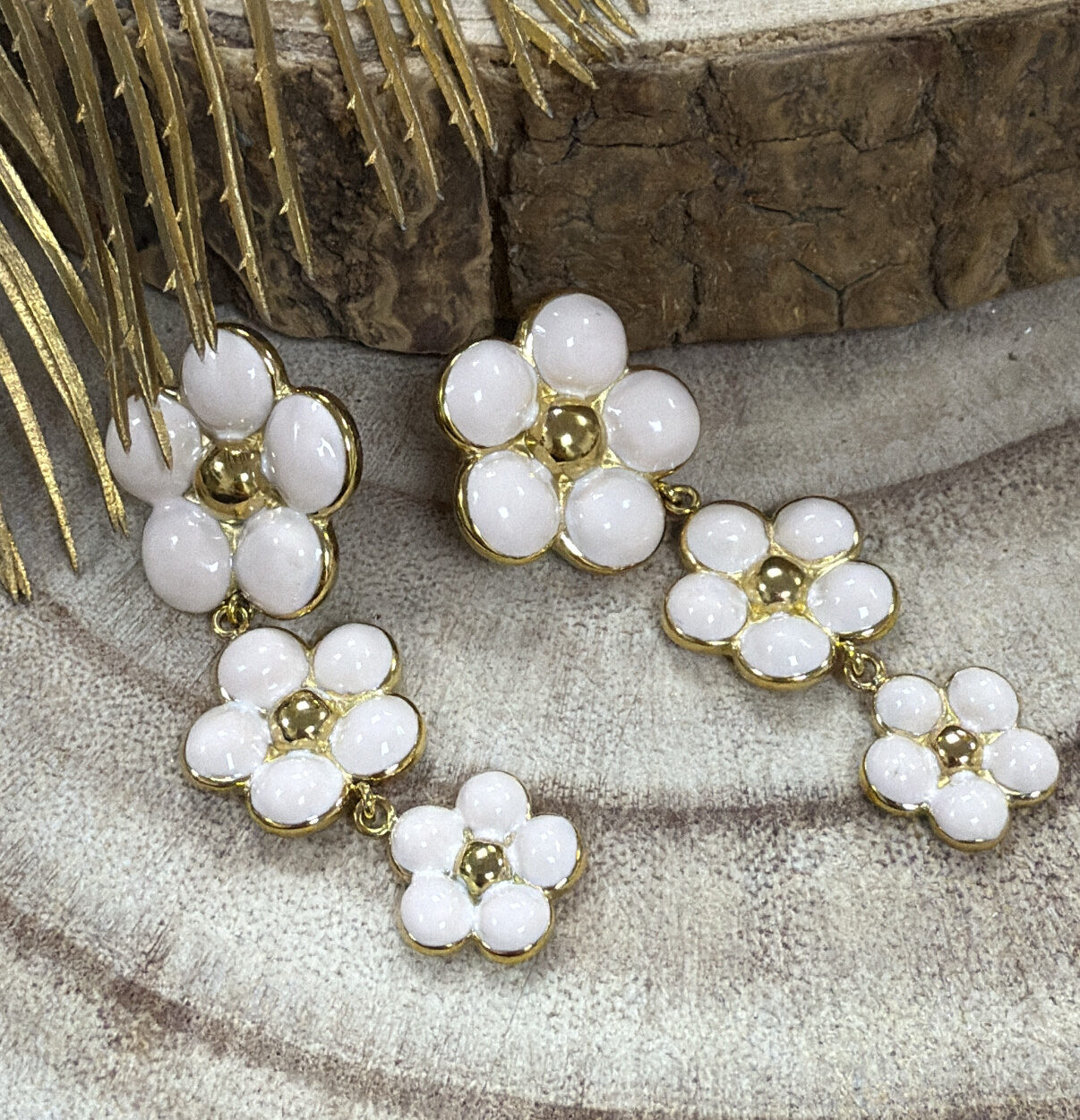 Boucles d'oreilles pendantes Alyssa Dorées Blanches
