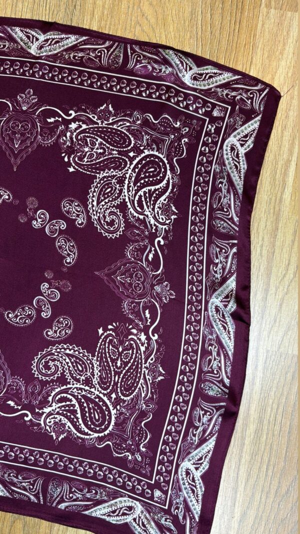 Carré de soie Alice imprimé bandana bordeaux