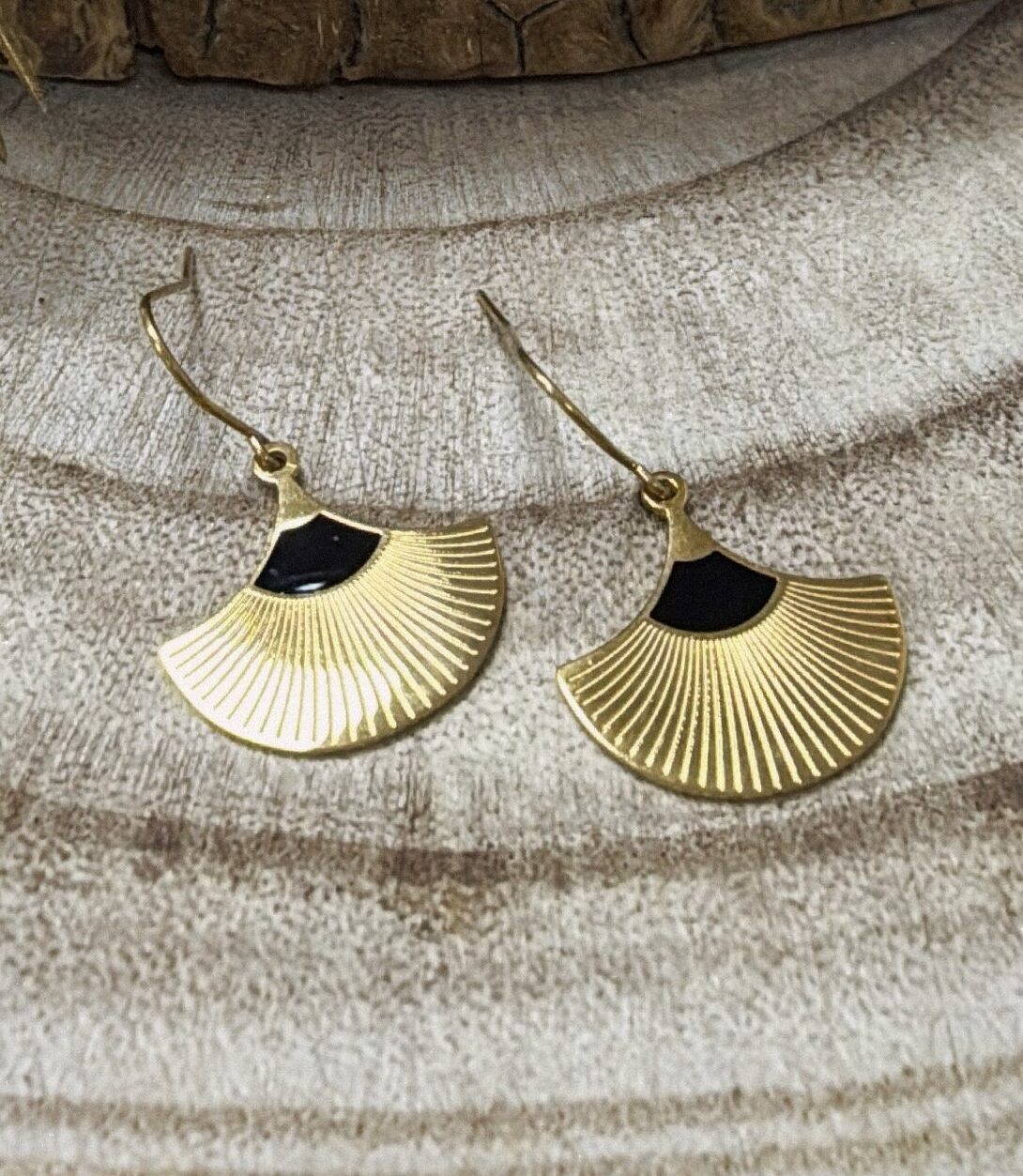 Boucles d'oreilles pendantes Lara Noires