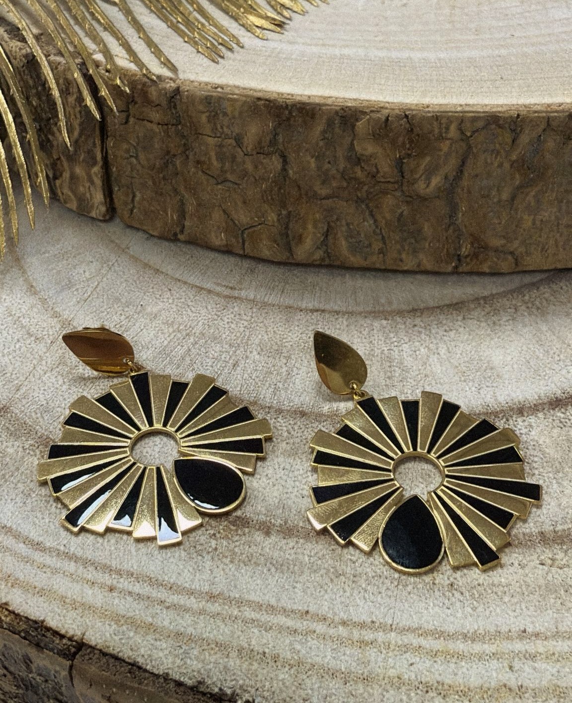 Boucles d'oreilles pendantes Jessie Noires