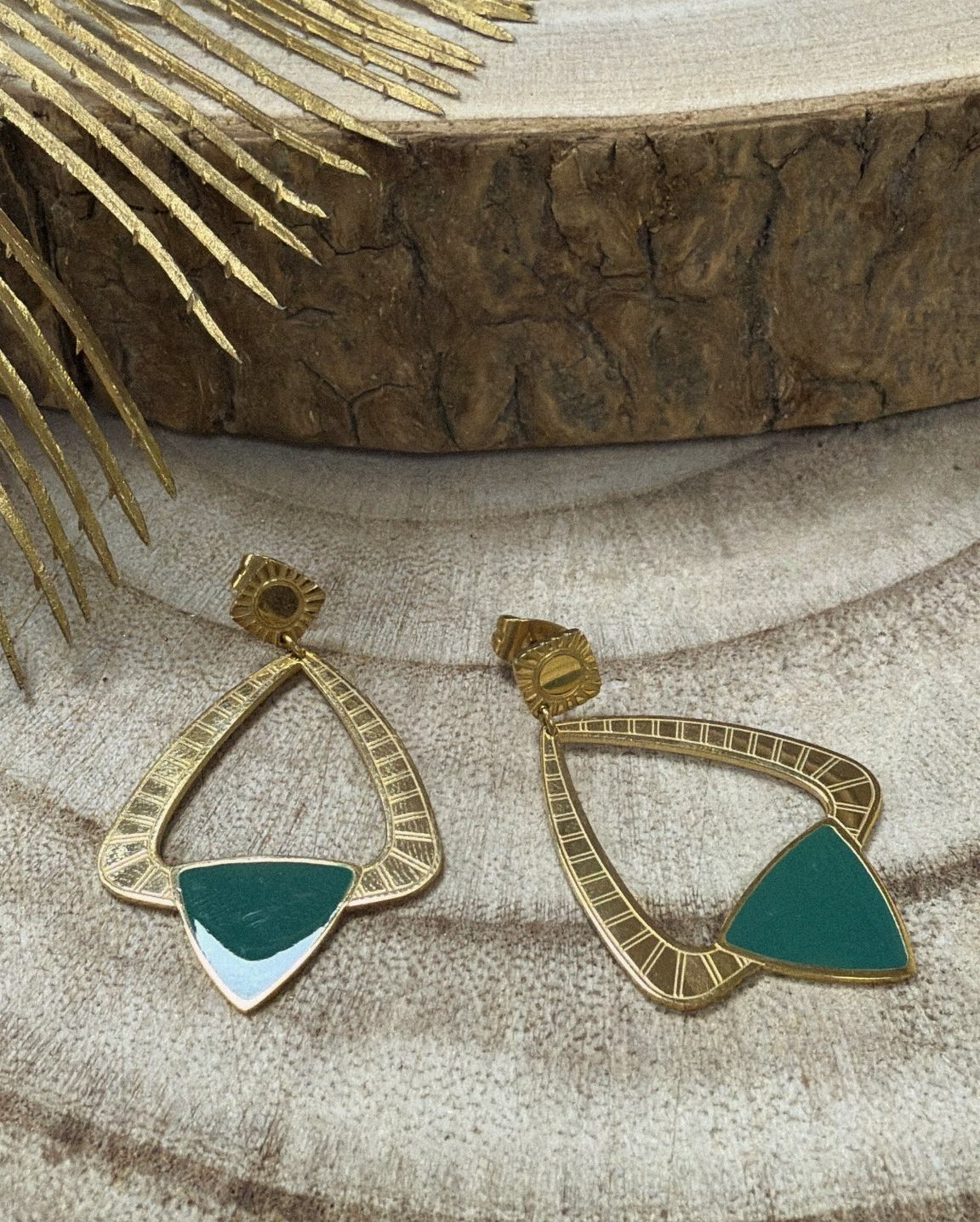 boucles d'oreilles Cléo vert acier inoxydable doré à l'or fin marque OMACOO
