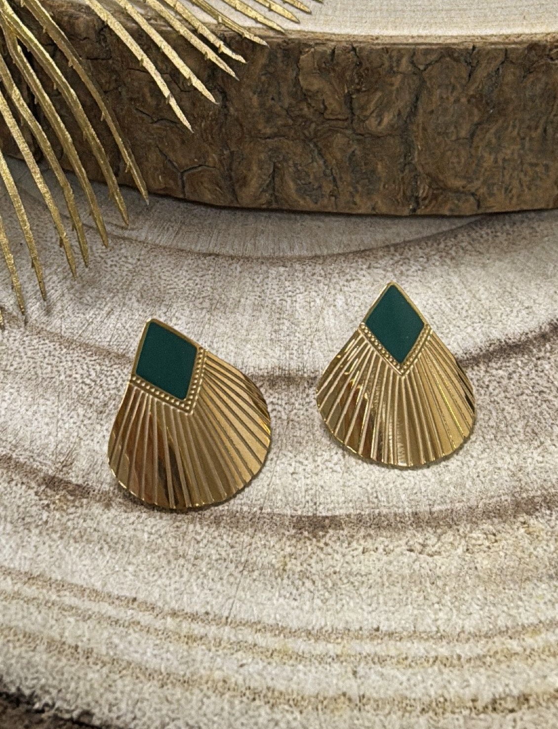 boucles d'oreilles Cléo vert acier inoxydable doré à l'or fin marque OMACOO