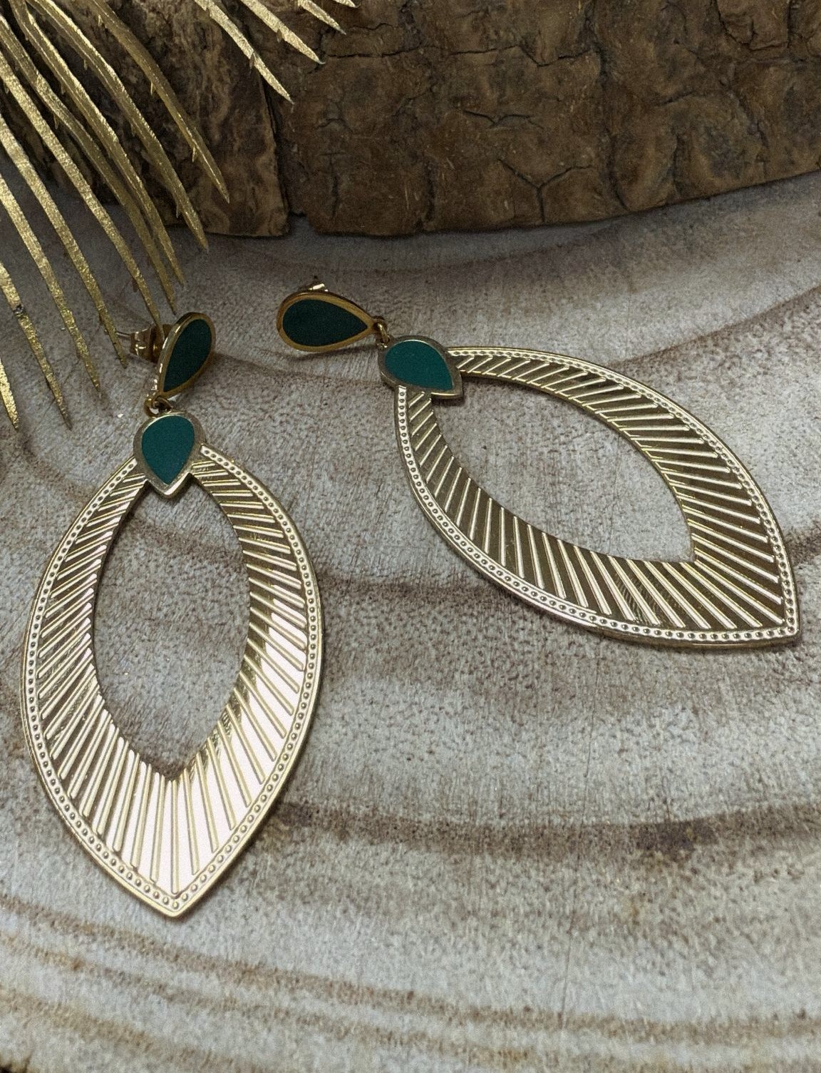 boucles d'oreilles Cléo vert acier inoxydable doré à l'or fin marque OMACOO