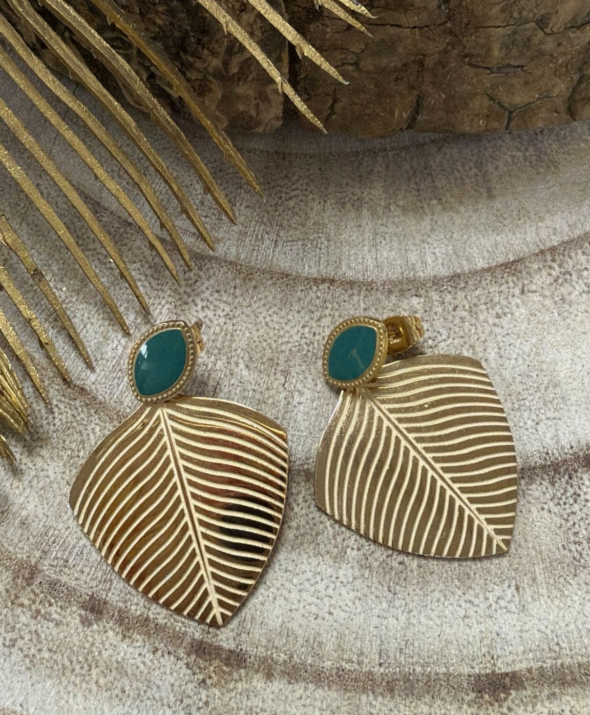 boucles d'oreilles Cléo vert acier inoxydable doré à l'or fin marque OMACOO