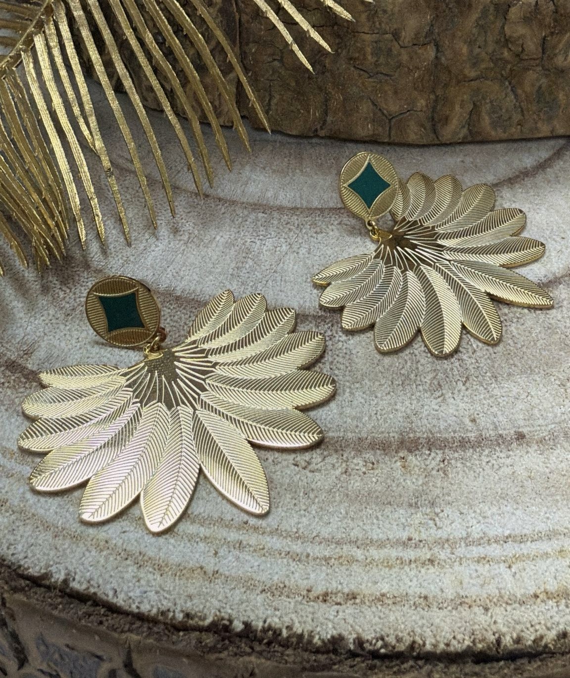 boucles d'oreilles Cléo vert acier inoxydable doré à l'or fin marque OMACOO