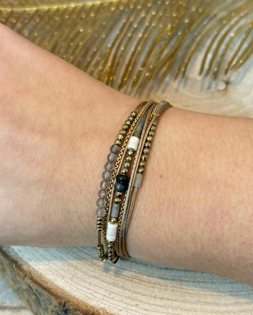 Bracelet multi-rangs pierres naturelles marque omacoo blanc