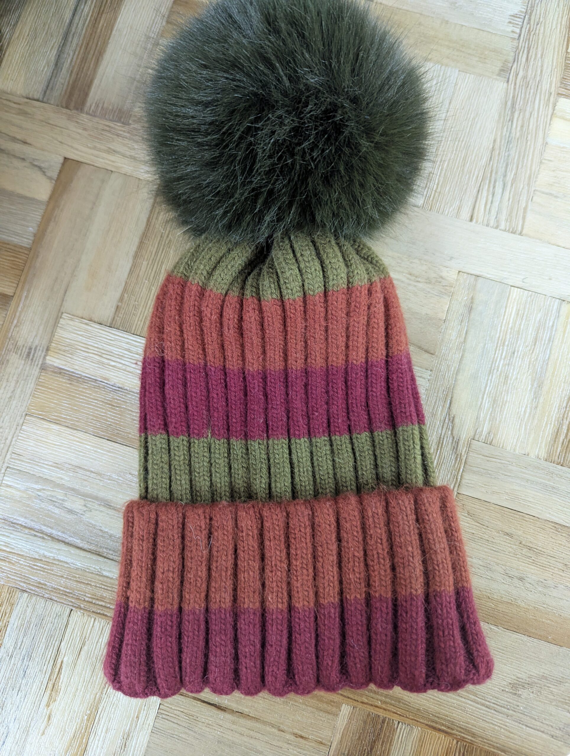 Bonnet Oslo bordeaux , marron rayures avec laine et angora